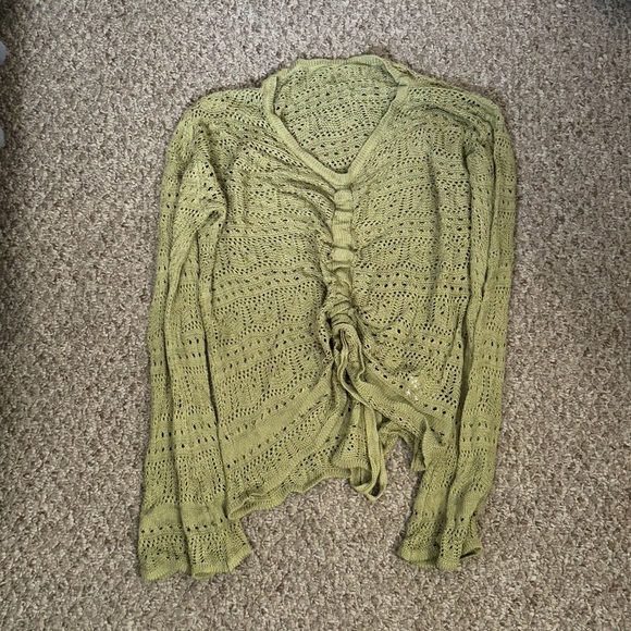 Flowy Green Bell sleeve Sweater - Picture 3 of 8